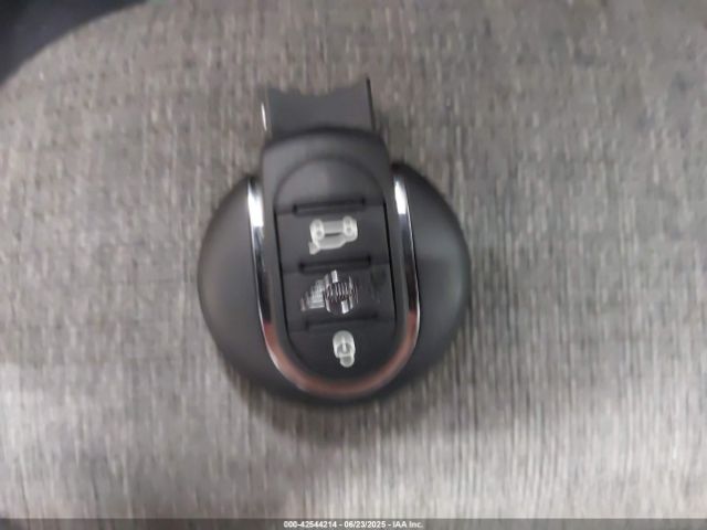 2023 MINI CLUBMAN WMWXJ1C07P2T04175 Photo 10