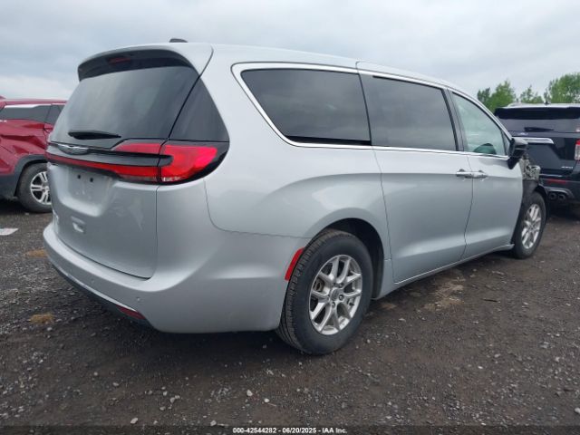 2024 CHRYSLER PACIFICA 2C4RC1BG3RR139816 Photo 3