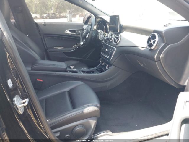 2017 MERCEDES-BENZ CLA 250 WDDSJ4GB2HN400814 Photo 4