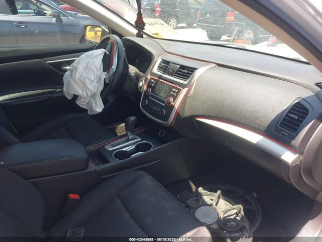 1N4AL3AP8GC263652 Nissan 2016