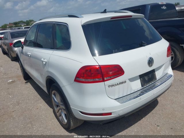 2012 VOLKSWAGEN TOUAREG WVGEF9BP2CD007138 Photo 2
