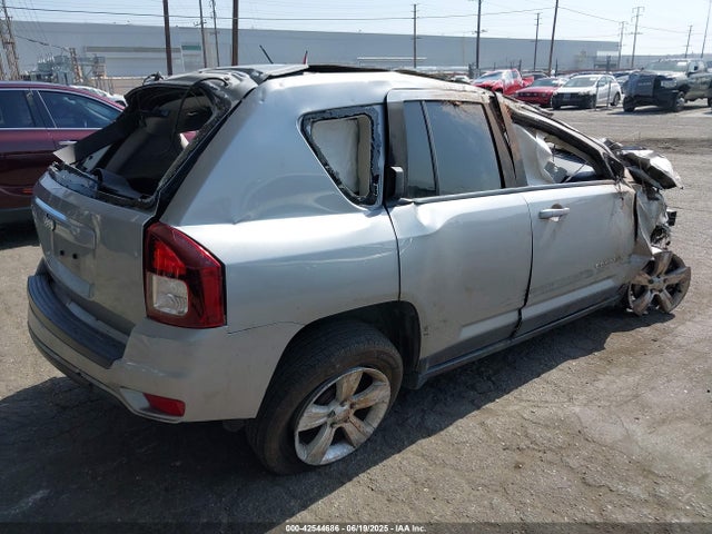 1C4NJCBA9GD743057 Jeep 2016