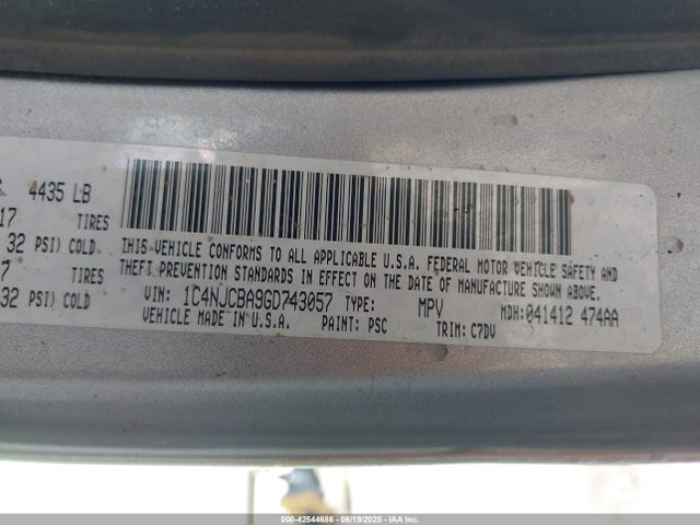 1C4NJCBA9GD743057 Jeep 2016