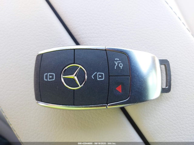 W1N4M4GBXRW380231 Mercedes-Benz m260