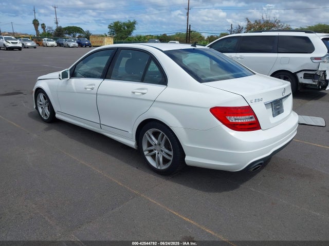 WDDGF4HB8ER315681 Mercedes-Benz C-Class