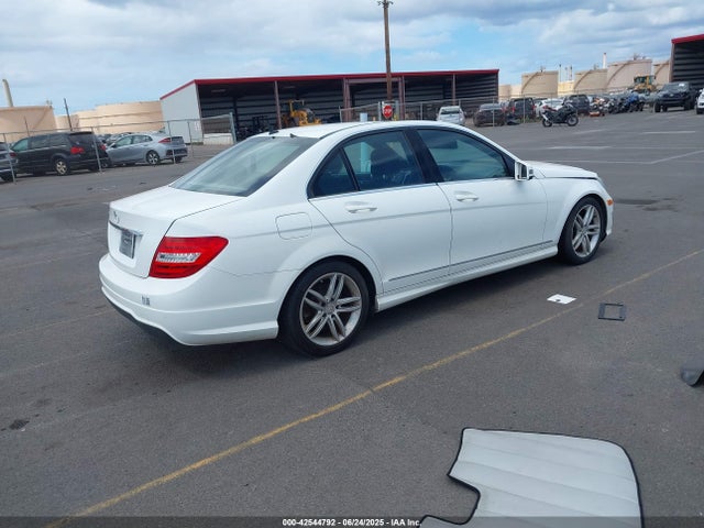 WDDGF4HB8ER315681 Mercedes-Benz C-Class
