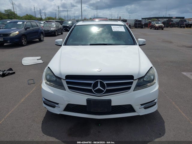 WDDGF4HB8ER315681 Mercedes-Benz C-Class