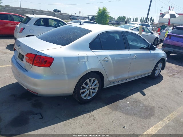 3VWD17AJ6EM234451 Volkswagen 2014