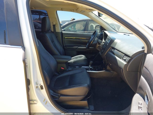 2017 MITSUBISHI OUTLANDER JA4AZ3A3XHZ013571 Photo 4