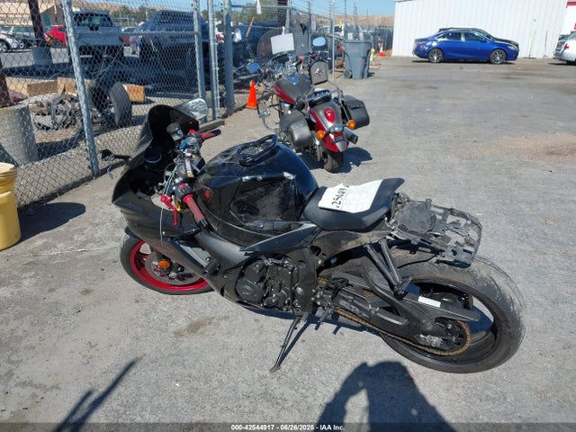 Suzuki R747- 2016 JS1GR7MA4G2100904 Image 3