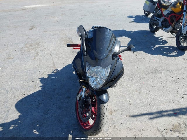 Suzuki R747- 2016 JS1GR7MA4G2100904 Image 5