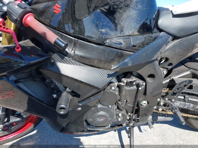 Suzuki R747- 2016 JS1GR7MA4G2100904 Image 9