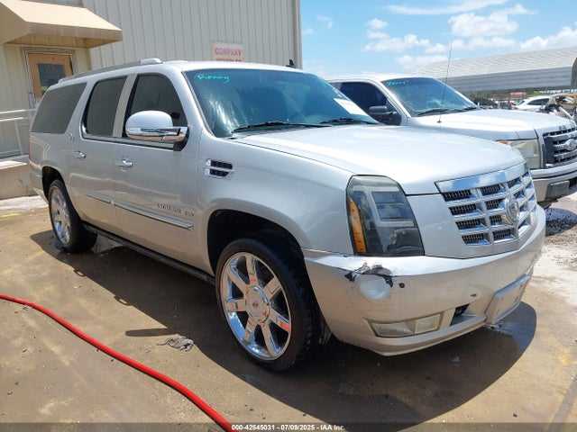 2011 CADILLAC ESCALADE ESV 1GYS3JEF0BR181757 Photo 0