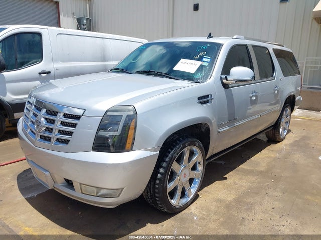 2011 CADILLAC ESCALADE ESV 1GYS3JEF0BR181757 Photo 1