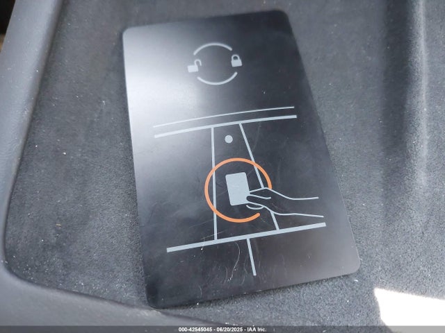 2025 TESLA MODEL 3 5YJ3E1EA3SF999157 Photo 10