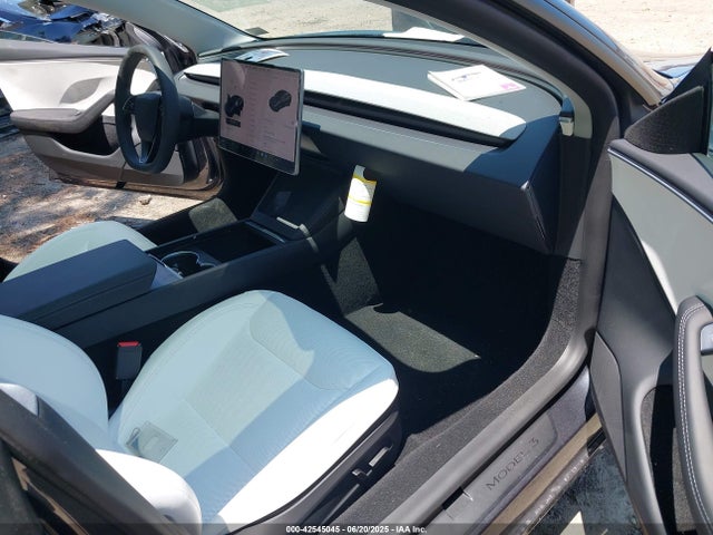 2025 TESLA MODEL 3 5YJ3E1EA3SF999157 Photo 4