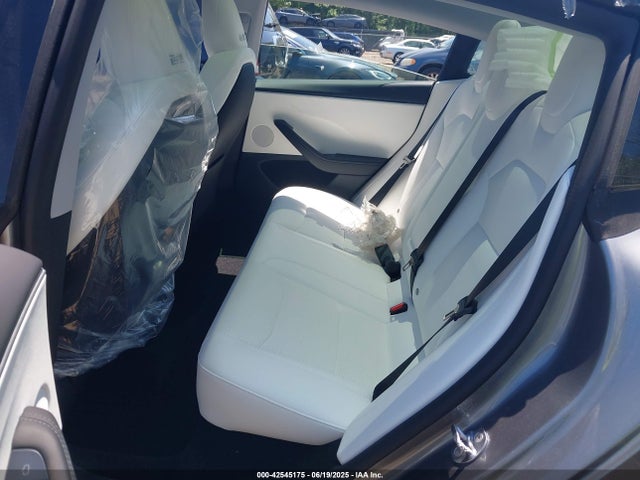 2025 TESLA MODEL 3 5YJ3E1EB0SF016895 Photo 7
