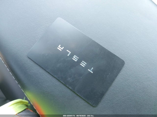 2021 TESLA MODEL Y 5YJYGDEE3MF192001 Photo 10