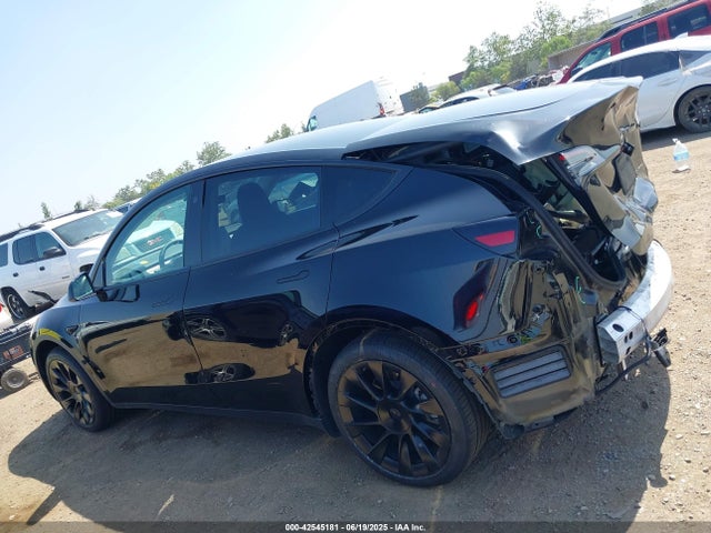 Продажа на аукционе авто 2022 Tesla Model Y Long Range Dual Motor All-wheel Drive, vin: 7SAYGDEE2NF359405, номер лота: 42545181