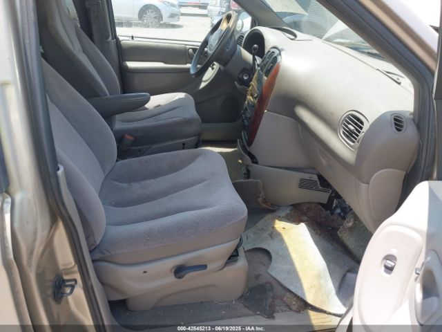 2002 CHRYSLER TOWN & COUNTRY 2C4GP34382R559756 Photo 4