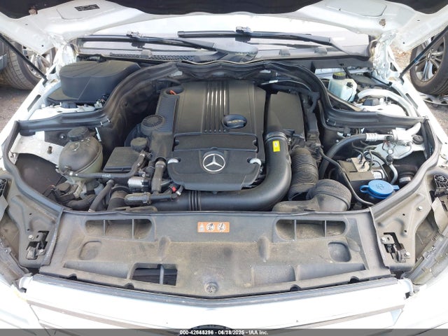 2013 Mercedes-benz C 250 Luxury/sport მანქანა იყიდება აუქციონზე, vin: WDDGF4HB5DR245622, აუქციონის ნომერი: 42545296