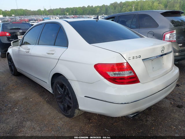 2013 Mercedes-benz C 250 Luxury/sport მანქანა იყიდება აუქციონზე, vin: WDDGF4HB5DR245622, აუქციონის ნომერი: 42545296