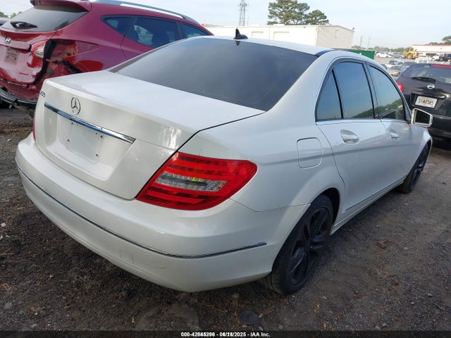 2013 Mercedes-benz C 250 Luxury/sport მანქანა იყიდება აუქციონზე, vin: WDDGF4HB5DR245622, აუქციონის ნომერი: 42545296