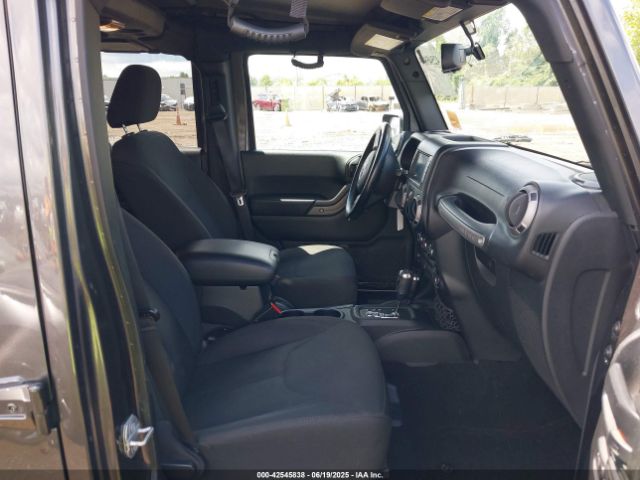 2017 JEEP WRANGLER UNLIMITED 1C4BJWDG8HL690185 Photo 4