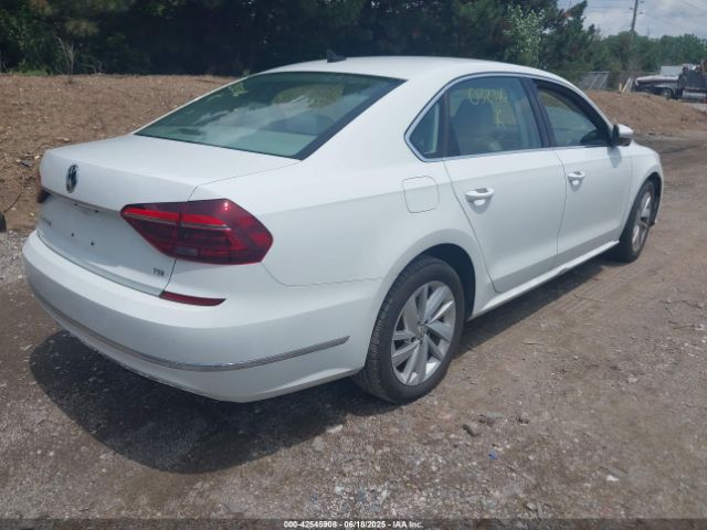 2018 VOLKSWAGEN PASSAT 1VWBA7A33JC032316 Photo 3