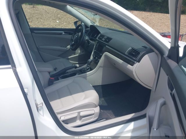 2018 VOLKSWAGEN PASSAT 1VWBA7A33JC032316 Photo 4