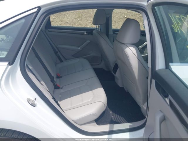 2018 VOLKSWAGEN PASSAT 1VWBA7A33JC032316 Photo 7