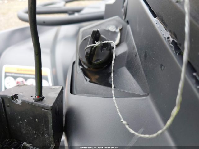 2020 CAN-AM OUTLANDER 3JBLKAT23LJ002034 Photo 10