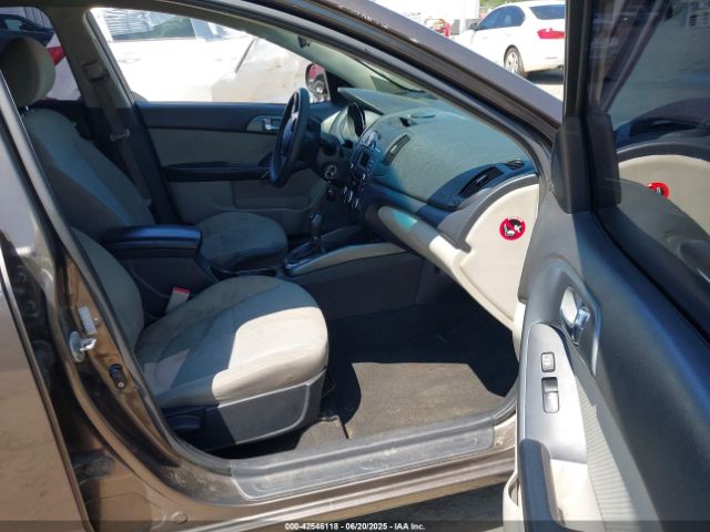 2013 KIA FORTE KNAFU4A23D5694078 Photo 4