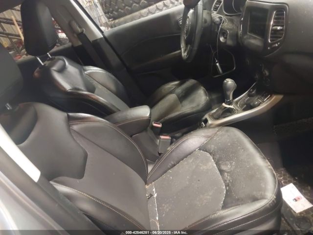 2019 JEEP COMPASS 3C4NJDBBXKT600006 Photo 4