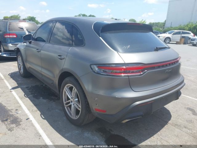 2022 PORSCHE MACAN WP1AA2A56NLB01975 Photo 2