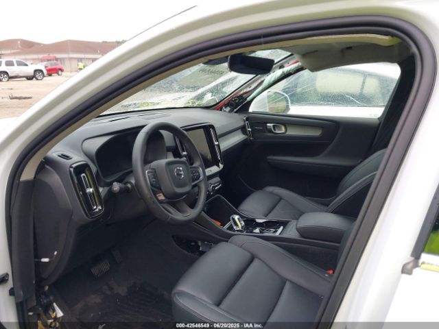 2024 VOLVO XC40 YV4L12UF8R2265543 Photo 4