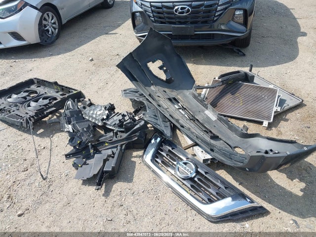 5N1DR2MM3HC621545 Nissan Pathfinder