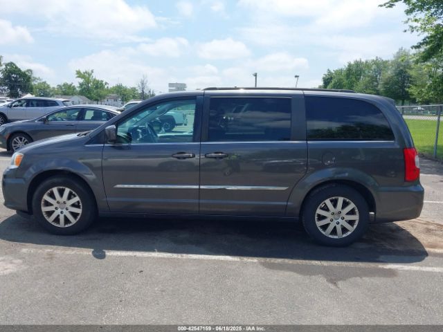 2C4RC1BG3FR619334 Chrysler Town and Country