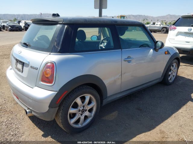 2007 MINI COOPER WMWMF33547TL77235 Photo 3