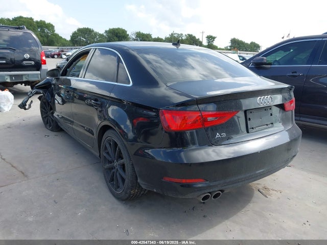 2015 AUDI A3 WAUACGFF1F1005093 Photo 2