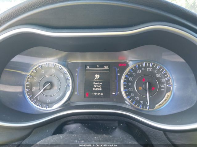 1C3CCCAB0FN608221 Chrysler 2015