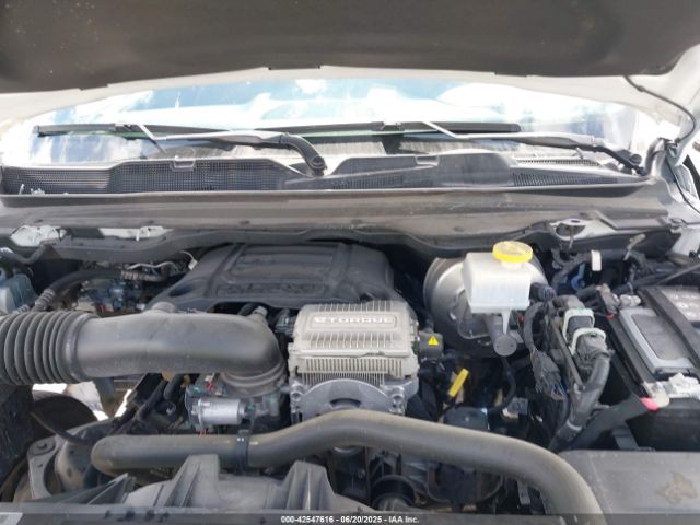 2024 RAM 1500 1C6RREJT3RN205256 Photo 9