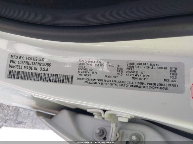 2024 RAM 1500 1C6RREJT3RN205256 Photo 8