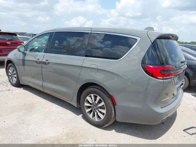 2022 CHRYSLER PACIFICA HYBRID 2C4RC1L73NR121437 Photo 2