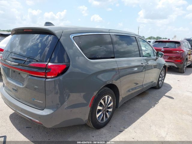 2022 CHRYSLER PACIFICA HYBRID 2C4RC1L73NR121437 Photo 3