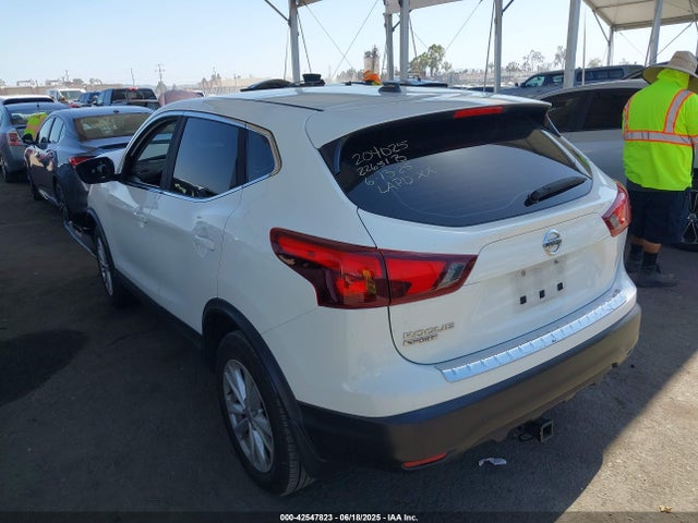 JN1BJ1CP2HW010433 Nissan 2017