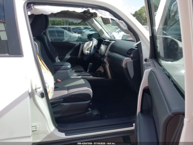 2023 TOYOTA 4RUNNER JTEEU5JRXP5281950 Photo 4