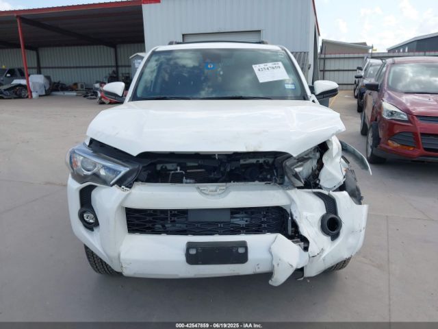 2023 TOYOTA 4RUNNER JTEEU5JRXP5281950 Photo 5