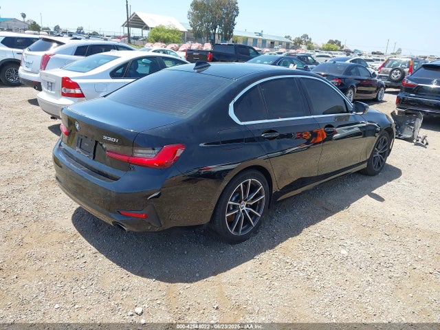 3MW5R7J01M8C05130 BMW 330I