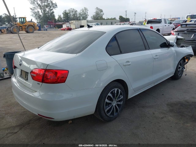 3VWD17AJ4EM266170 Volkswagen 2014